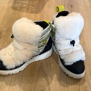 Circus by Sam Edelman Cream Faux-Fur Winter Boots with Black Toe